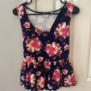 𝅺ANTHROPOLOGIE 9-H15 STCL floral peplum top. Size S